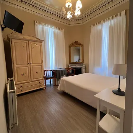 Ramona Hotel *