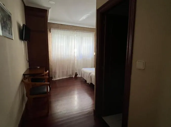 Ramona Hotel *